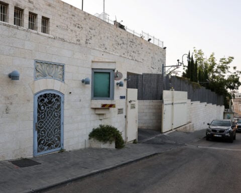 British diplomats to remain at scaled-down mission in Jerusalem