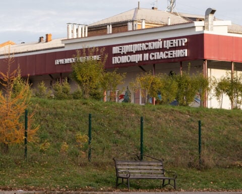 Russia says checks following Siberian plague lab death are complete
