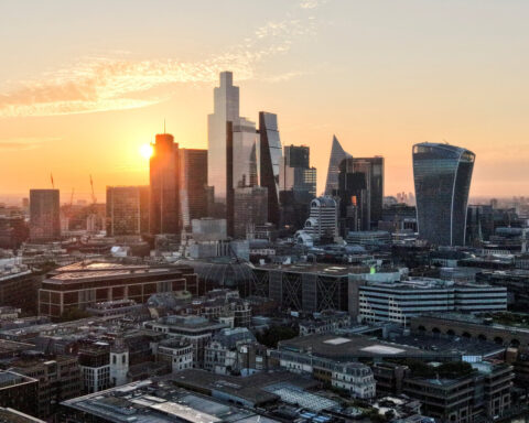 UK 10-year borrowing costs rise to 19-year high after oil prices jump