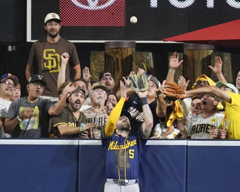 Brewers eliminate Padres with 3-1 win in Game 4, advance to NLCS rematch with Dodgers