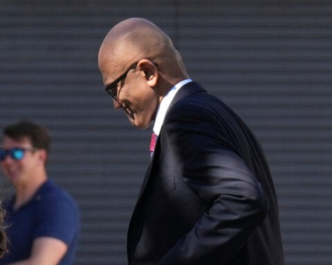 Trump honors Microsoft’s CEO after Vance drops an H-1B visa hammer on the company