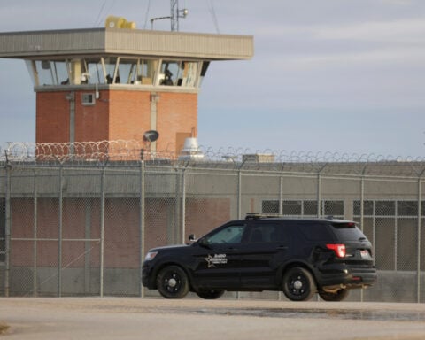 Failed executions troubled other states before Christa Pike. Here's what happened