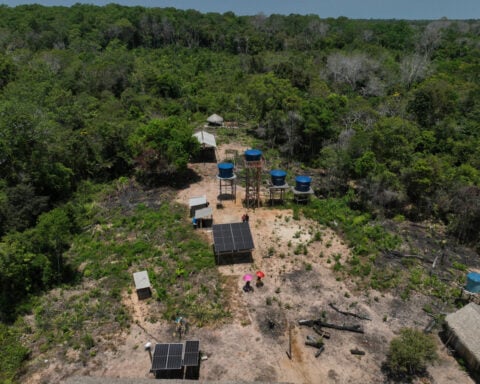 Solar power helps Amazon communities ditch diesel and prepare for El Niño drought