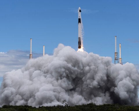 Trump purchased up to $5 million of SpaceX bonds days before major space order