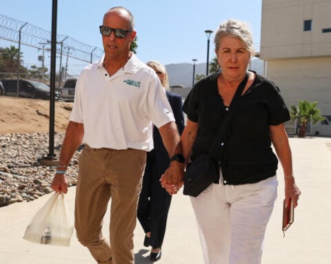 Trial in killings of 3 foreign surfers in Mexico nears verdict