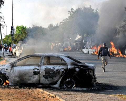 South Africa withdraws asylum directive after anti-migrant violence
