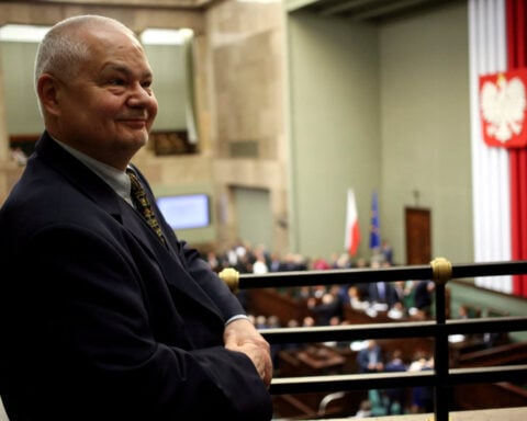 Polish parliamentary committee says central bank chief should face State Tribunal