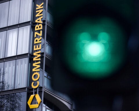 EU antitrust regulators to decide on UniCredit's Commerzbank deal by November 16