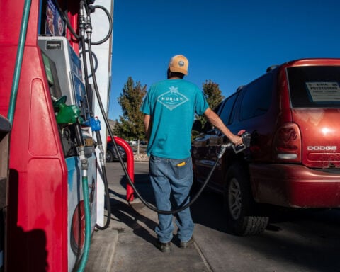 With midterms approaching, Americans’ confidence in the economy is in a tailspin
