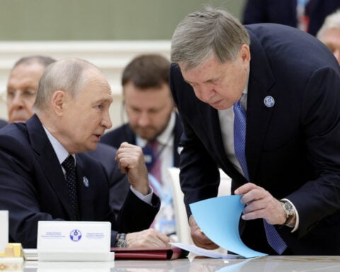Kremlin says Putin in phone call with Trump downplays immediate Ukraine talks resumption