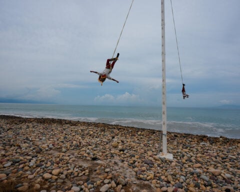 Puerto Vallarta boards up as Hurricane Simon hits Category 4 strength