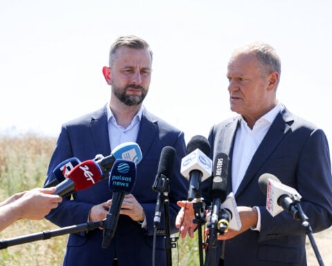 Polish security services meet following threat to PM and defence minister