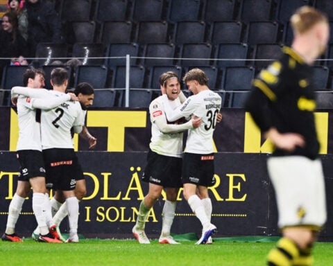 Wild 11-goal second half in Swedish soccer league game that was scoreless at halftime