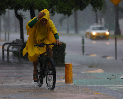Hurricane Simon strengthens to Category 4 off Mexico coast