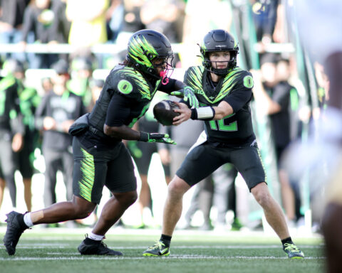 Big Ten: Officials spotted the ball incorrectly on Oregon's 2-point conversion attempt vs. UCLA