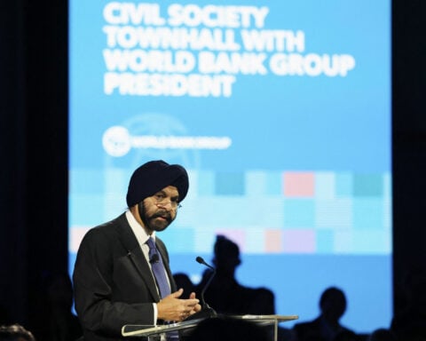 IMF says AI investment keeps global growth around 3% but brings massive disruption