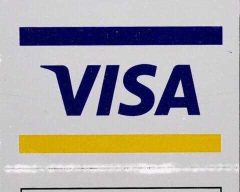 Visa wins approval to prepare a bank card clearing business in China