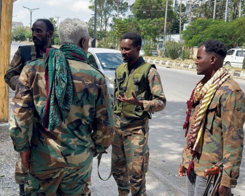 Ethiopian troops enter town on border with Eritrea, stoking war fears