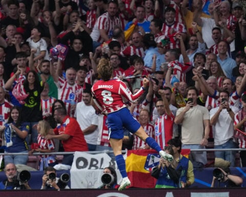Barcelona and Arsenal win in Champions League, Bayern Munich stunned and misery for Man United