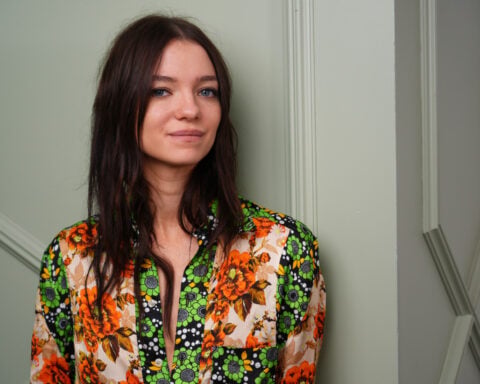 Meet the new Dashwoods: Daisy Edgar-Jones and Esmé Creed-Miles star in ‘Sense and Sensibility’