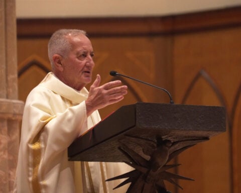 Chicago Catholics rally for prayer in Pope Leo’s hometown after his lung cancer diagnosis