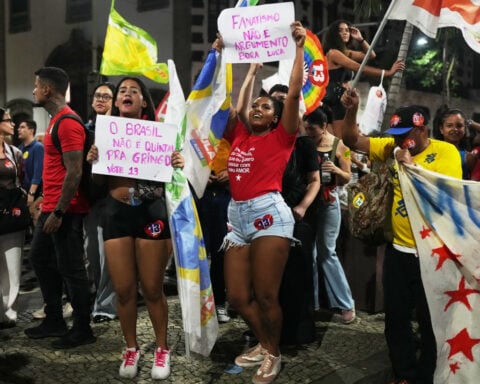 Brazil's Senate approves a shorter workweek in major win for Lula ahead of runoff
