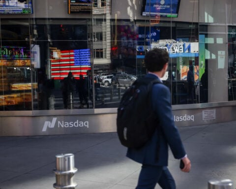 Global tech selloff deepens as enthusiasm for AI stocks wobbles