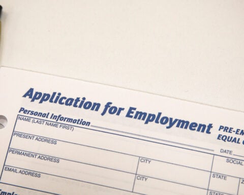 US weekly jobless claims rise marginally amid low layoffs