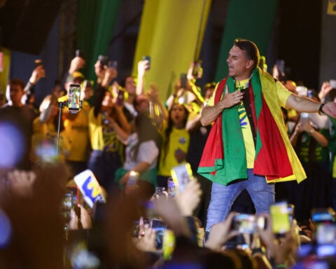 Bolsonaro's lead over Lula narrows ahead of Brazil runoff, Datafolha poll shows