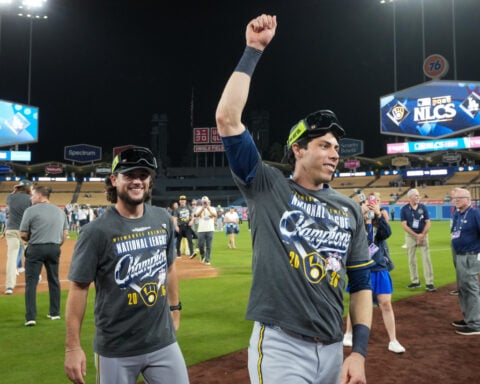 Brewers sweep the Dodgers in the NLCS to reach the World Series for the first time since 1982