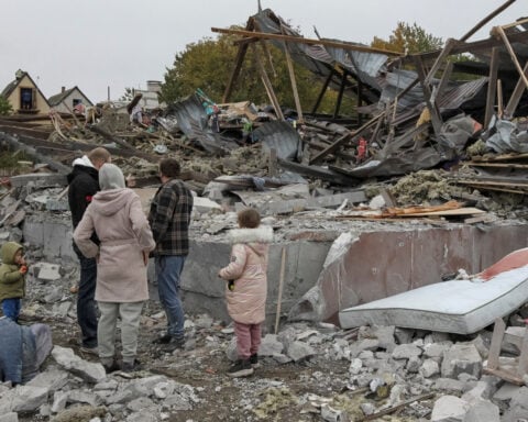 Russian strikes and winter hardship may drive more Ukrainians from homes, UN agency warns