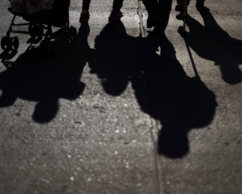 Chile's pension funds requested curbs on interest-rate bets before losses, Bloomberg reports