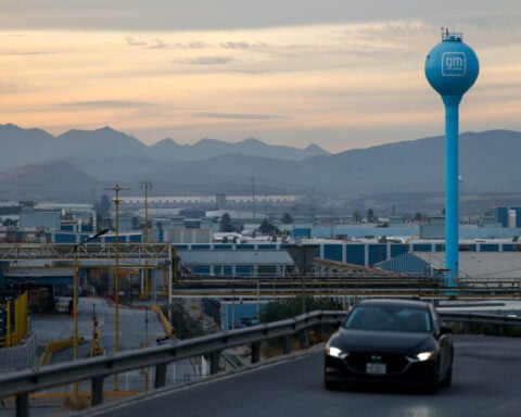 Mexico limits tariffs break to established local carmakers