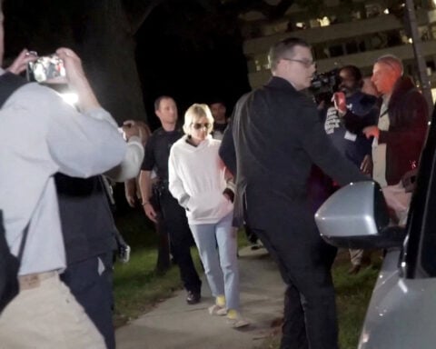 Actor Selma Blair did not intend harm on flight, spokesperson says 