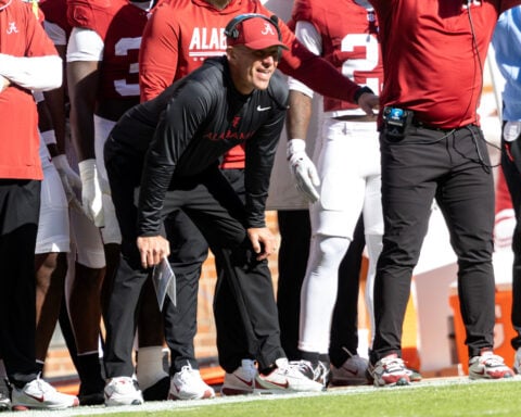No. 14 Tennessee hands No. 6 Alabama second straight loss, 26-10