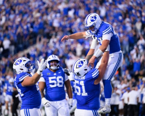 Bachmeier leads winning drive, No. 8 BYU outlasts No. 2 Notre Dame 28-24