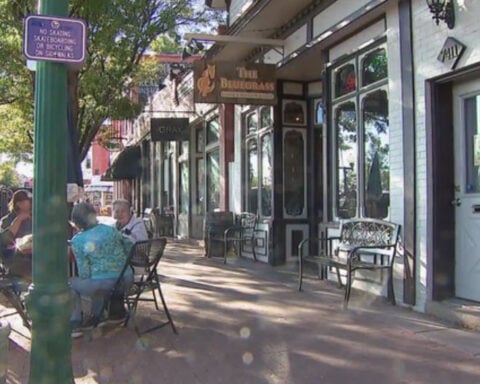 Facing a lost job and home, mother finds support from restaurant coworkers