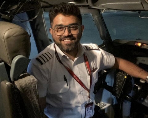 Captain of flydubai plane describes blocking axe blows as co-pilot attacked