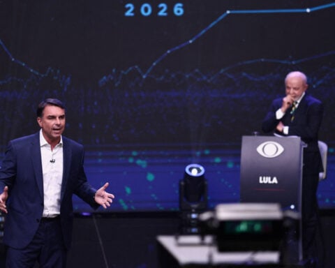 Bolsonaro's lead over Lula narrows ahead of Brazil runoff, polls show