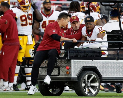 Commanders WR Terry McLaurin suffers knee injury vs. 49ers that team fears is serious