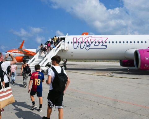 In Europe, budget airlines thrive. Why not the US?