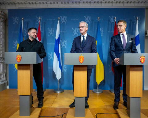 Zelenskyy says early warning system for Russian missile attacks resumes following call with Rubio