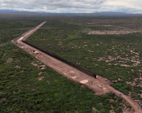 Trump administration asks Supreme Court to lift halt on Big Bend border wall