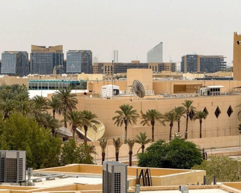 US orders departure of some embassy staff and families from Saudi Arabia amid Houthi threat