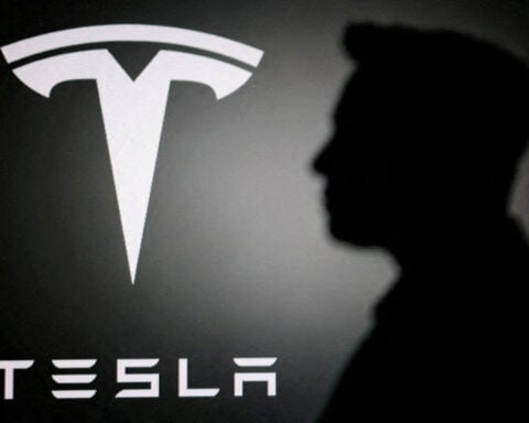 Tesla posts surprise positive cash flow on lower-than-expected AI spending