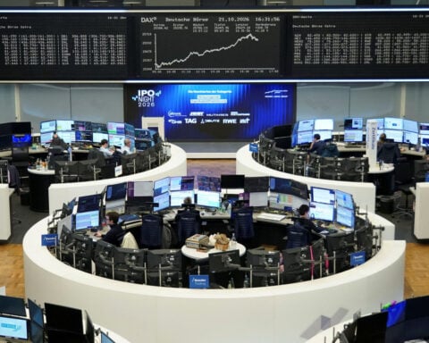 Europe's STOXX 600 posts biggest drop in three weeks as banks tumble and oil climbs