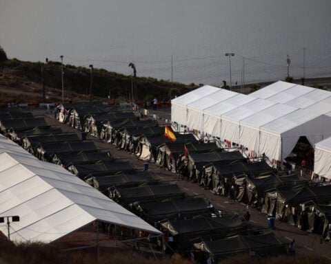Italy, Spain lift border controls brought in after Ceuta migrant rush