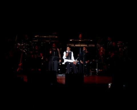 Gladys Knight’s family and inner circle don’t see eye to eye on her condition