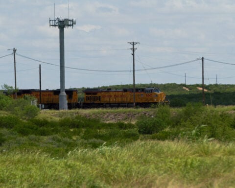 Union Pacific tops estimates on pricing strength, flags hit from high fuel costs