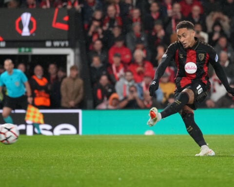 Bournemouth beats 10-man Milan in Europa League after goalkeeper sent off. Juventus held to draw